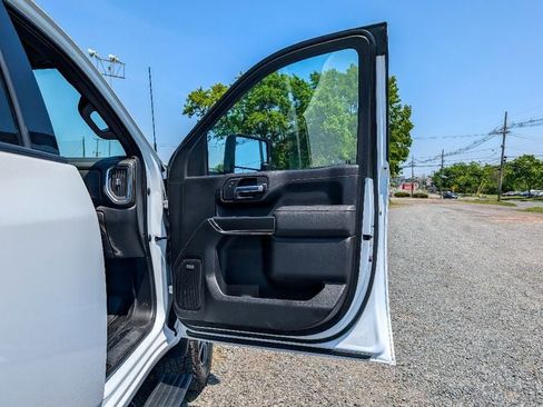Used 2023 GMC Sierra 2500 AT4 w/ AT4 Premium Plus Package AWD/4WD image 12