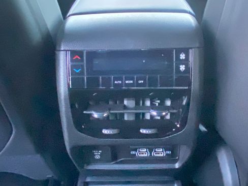 New 2025 Jeep Grand Cherokee L Altitude image 22