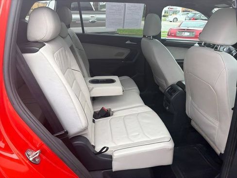 Used 2018 Volkswagen Tiguan SEL Premium w/ R-Line Package FWD image 15