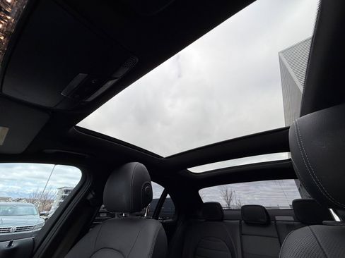 Certified 2017 Mercedes-Benz C 43 AMG 4MATIC Sedan image 31