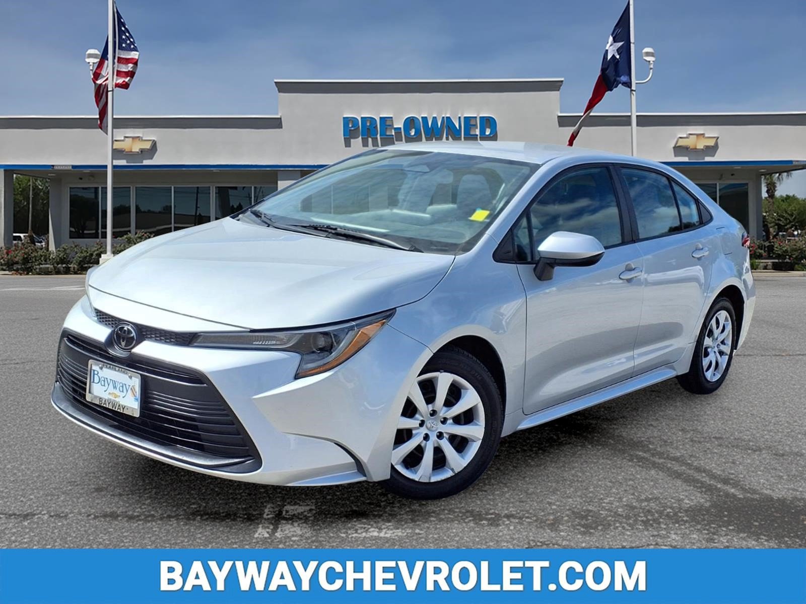 Used 2024 Toyota Corolla LE FWD image 1
