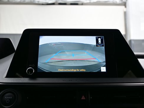 Used 2024 Toyota Prius LE image 17