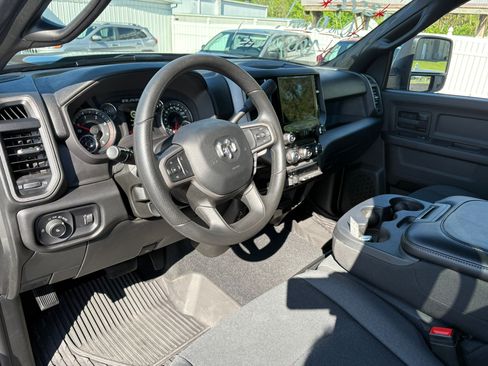 Used 2024 RAM 3500 Tradesman w/ Chrome Appearance Group AWD/4WD image 23