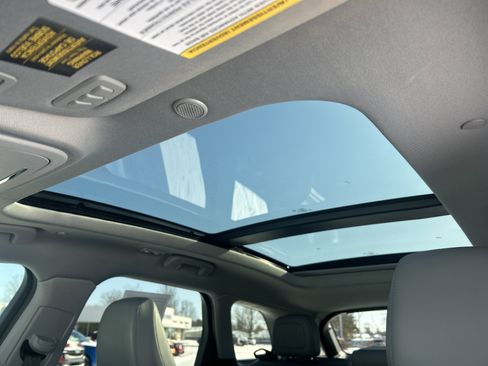 Used 2021 Lincoln Corsair Reserve w/ Equipment Group 201A image 21