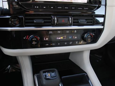 Certified 2025 Nissan Pathfinder SL w/ SL Premium Package AWD/4WD image 20