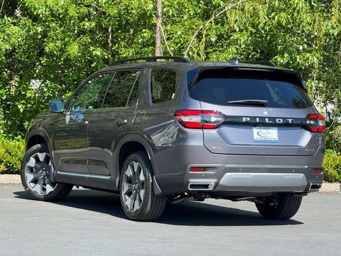 Certified 2026 Honda Pilot Touring image 5