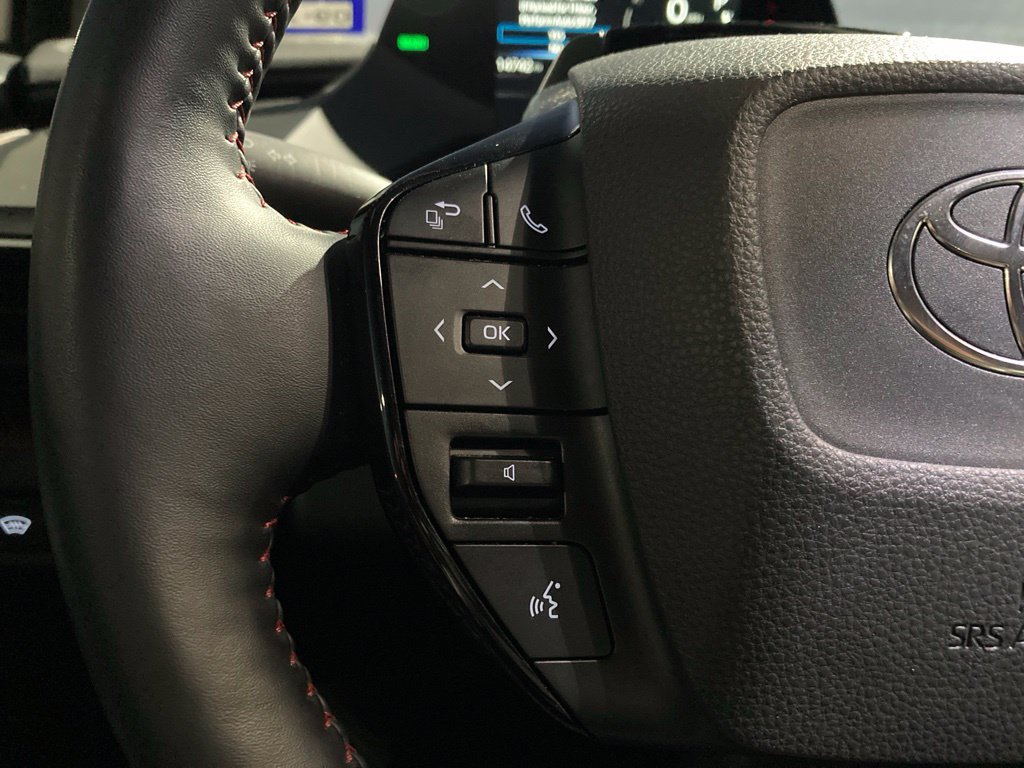 Used 2026 Toyota Prius Plug-In Hybrid FWD image 13