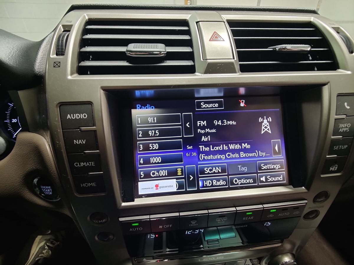 Used 2016 Lexus GX 460 w/ Premium Package AWD/4WD image 40