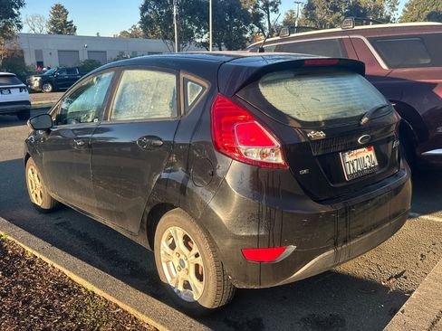 Used 2016 Ford Fiesta SE image 3