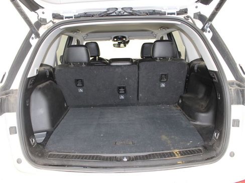 Used 2023 Jeep Grand Cherokee Limited w/ Black Appearance Package image 14