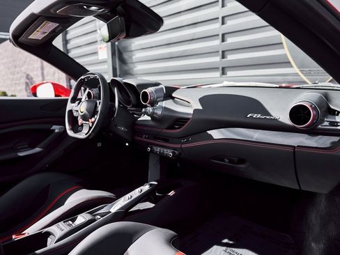 Used 2022 Ferrari F8 Tributo image 47