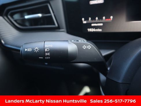 Used 2025 Nissan Kicks SR image 24