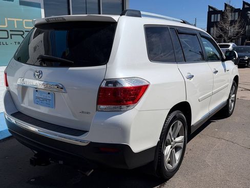 Used 2013 Toyota Highlander Limited AWD/4WD image 2