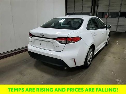 Used 2025 Toyota Corolla LE image 18
