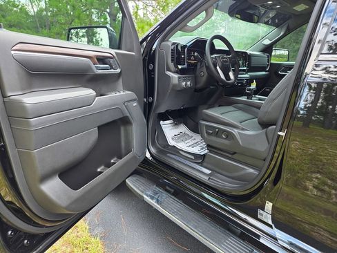 New 2026 GMC Sierra 1500 SLT w/ SLT Premium Package AWD/4WD image 11