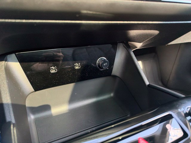 Certified 2025 Audi A6 e-tron Prestige AWD/4WD image 27