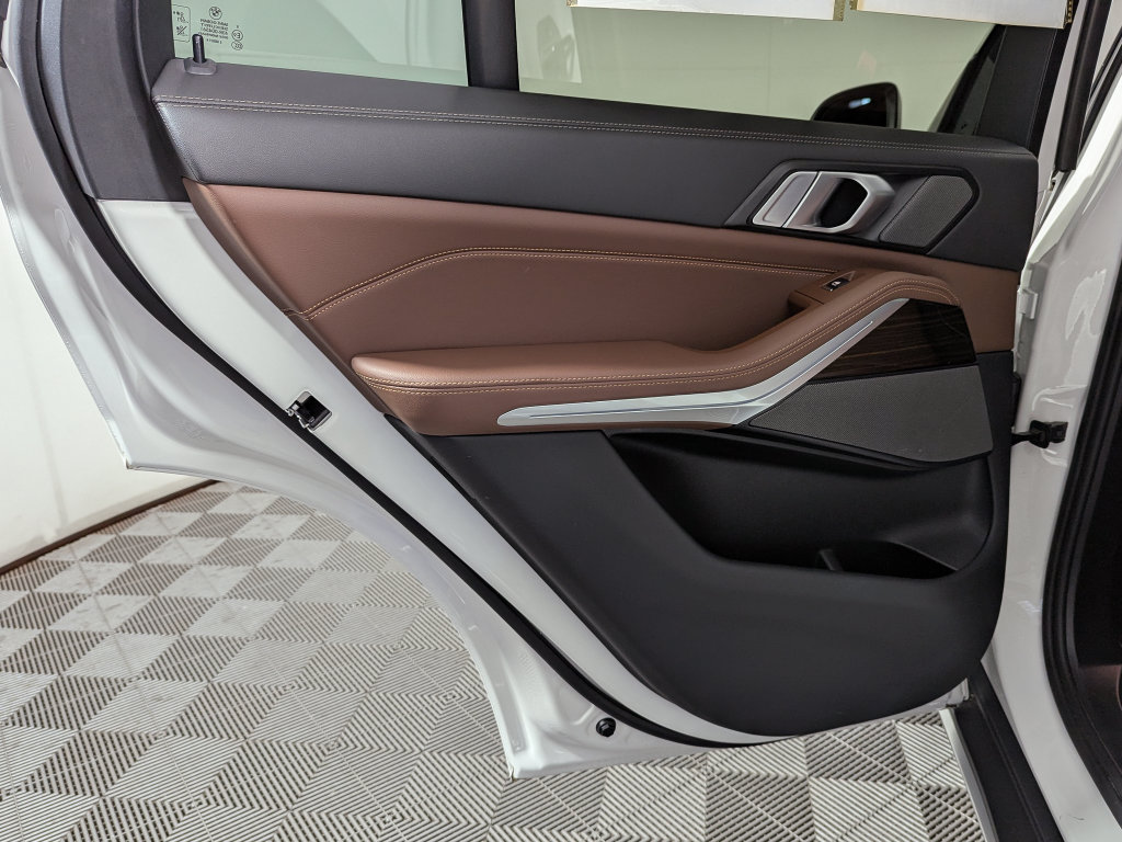 Certified 2024 BMW X5 xDrive40i w/ Premium Package AWD/4WD image 46