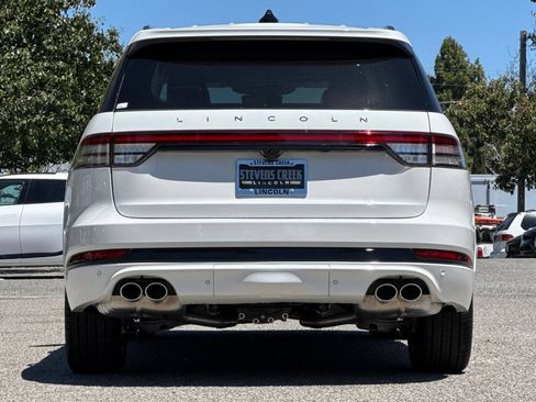 New 2026 Lincoln Aviator AWD w/ Jet Appearance Package image 5