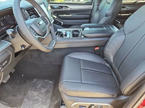 New 2026 Jeep Grand Wagoneer Limited AWD/4WD image 17