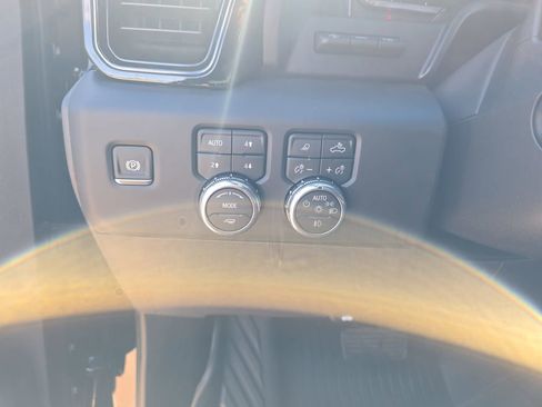 New 2026 GMC Sierra 1500 AT4 w/ AT4 Premium Package AWD/4WD image 27