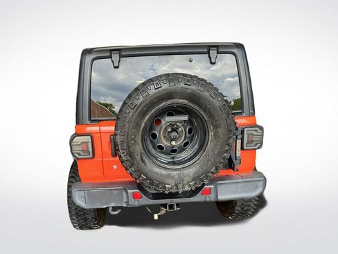 Used 2020 Jeep Wrangler Unlimited Sahara AWD/4WD image 5