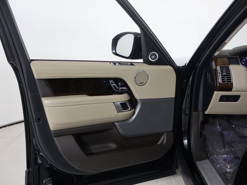 Used 2020 Land Rover Range Rover HSE image 22