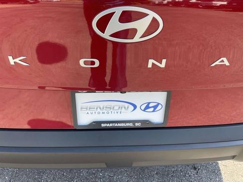 Used 2025 Hyundai Kona SEL FWD image 8