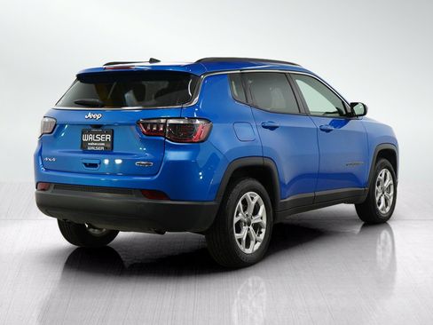 Used 2025 Jeep Compass Latitude AWD/4WD image 5
