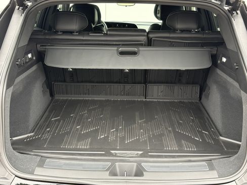 Used 2024 Cadillac Lyriq Luxury w/ LPO, Floor Liner Package AWD/4WD image 9