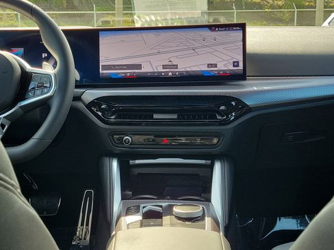 Used 2025 BMW M440i RWD image 16