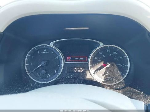 Used 2013 INFINITI JX35 AWD w/ Premium Pkg image 7