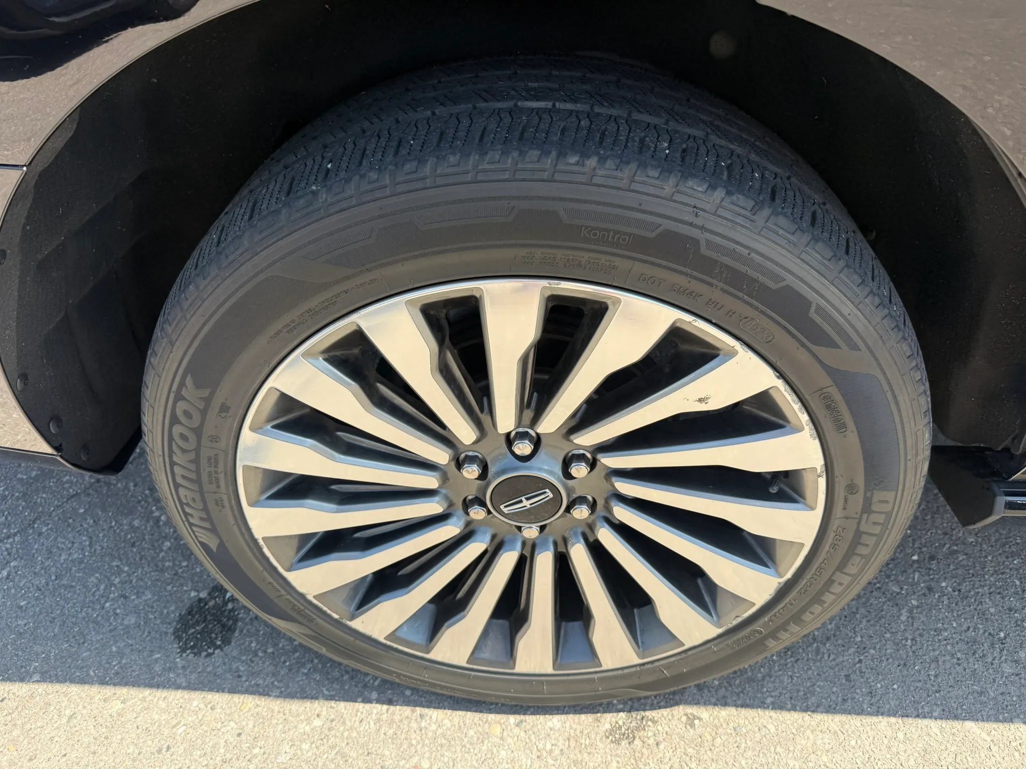 Used 2019 Lincoln Navigator Reserve w/ Cargo Package AWD/4WD image 11