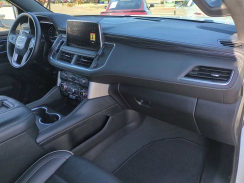 Used 2024 GMC Yukon SLT image 28