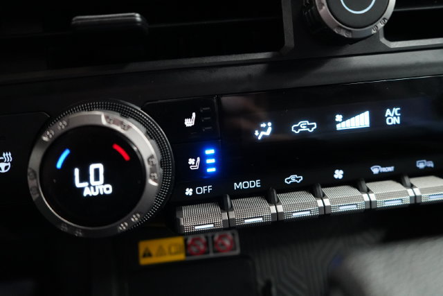 Used 2024 Toyota Tacoma TRD Off-Road w/ TRD Off Road Premium Package AWD/4WD image 33
