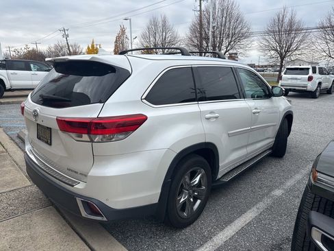 Used 2019 Toyota Highlander Limited Platinum image 6
