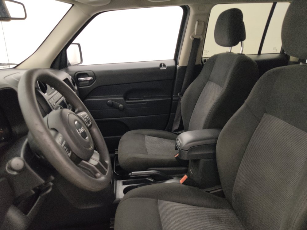 Used 2016 Jeep Patriot Sport FWD image 17