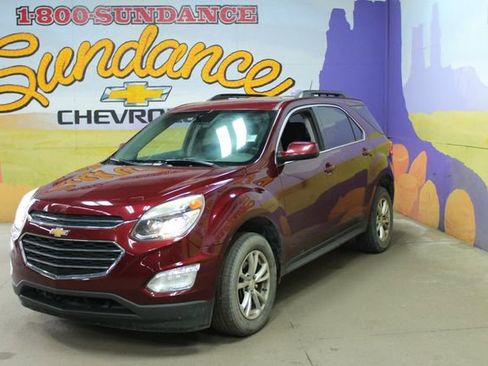 Used 2017 Chevrolet Equinox LT w/ Convenience Package image 2