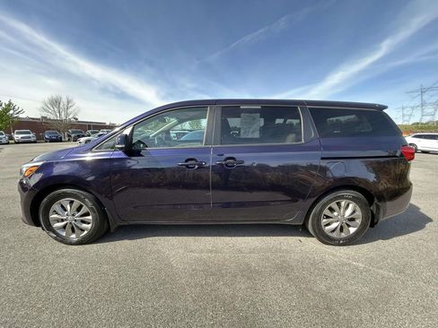 Used 2021 Kia Sedona LX FWD image 6