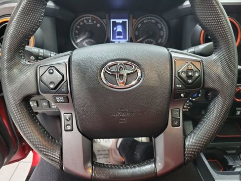 Used 2022 Toyota Tacoma TRD Sport image 6