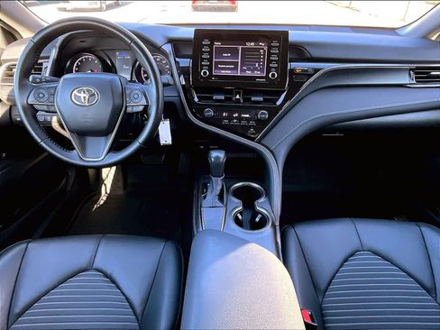 Used 2021 Toyota Camry SE image 21