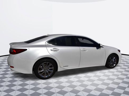 Used 2016 Lexus ES 300h w/ Navigation System Package FWD image 5
