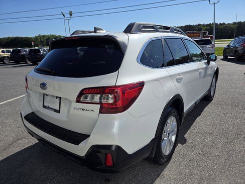 Used 2018 Subaru Outback 2.5i Premium AWD/4WD image 5