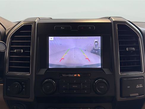 Used 2019 Ford F150 XLT w/ Equipment Group 302A Luxury AWD/4WD image 19