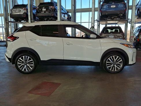 Used 2023 Nissan Kicks SV image 10