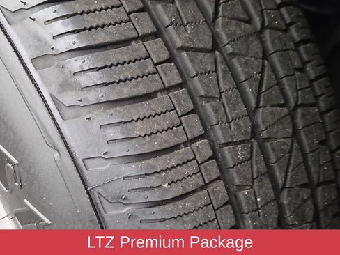 Used 2022 Chevrolet Silverado 1500 LTZ w/ LTZ Premium Package AWD/4WD image 13