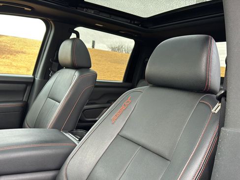 Used 2024 Nissan Titan PRO-4X w/ Pro-4x Convenience Package image 25