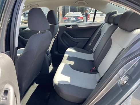 Used 2017 Volkswagen Jetta S image 15