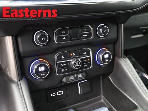Used 2023 Chevrolet Suburban LS RWD image 19