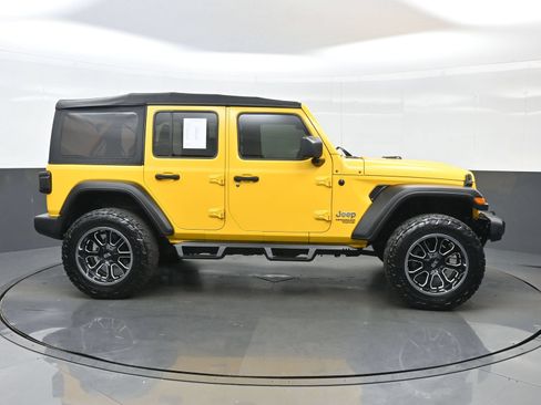 Used 2019 Jeep Wrangler Unlimited Sport AWD/4WD image 10