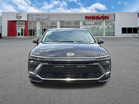 Used 2025 Hyundai Sonata SEL FWD image 2